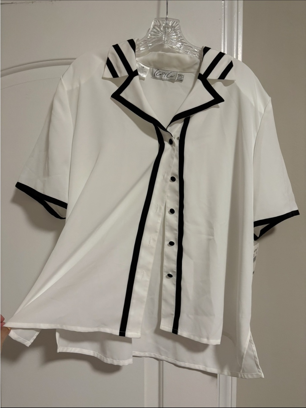 Kathy Che, Cozy Chic Women’s White Button-Up Shirt with Black Trim, Size 18